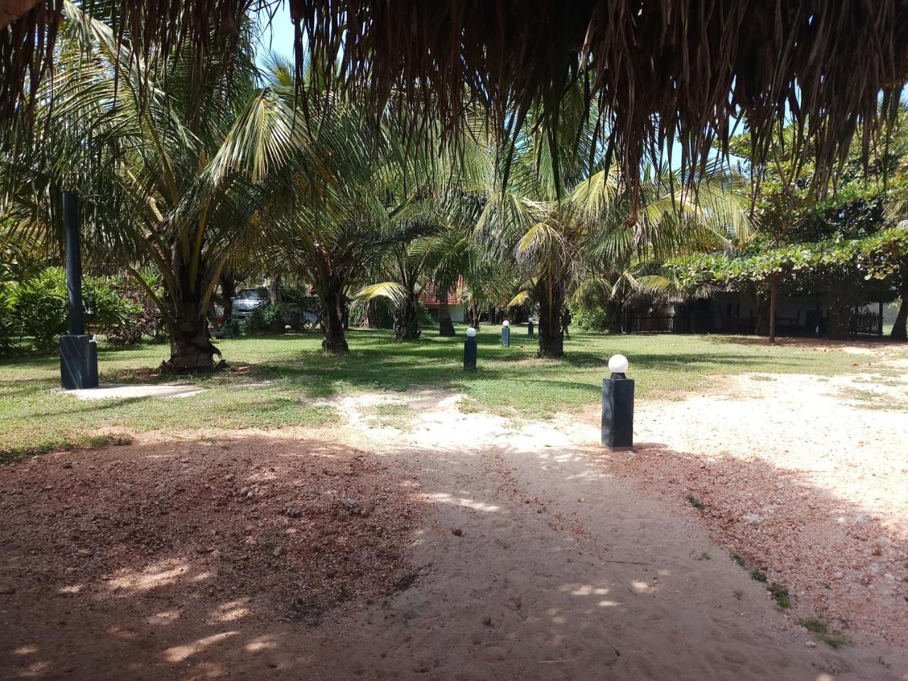 Villa Nilaveli Cabana Exterior foto